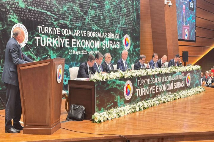 BAŞKAN ERTÜRK, CUMHURBAŞKANI YARDIMCISI CEVDET YILMAZ'A ALİAĞA’NIN SORUNLARINI AKTARDI